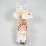 caja-de-lapices-niña-en-beige-con-peladillas-de-chocolate-9321-150x150